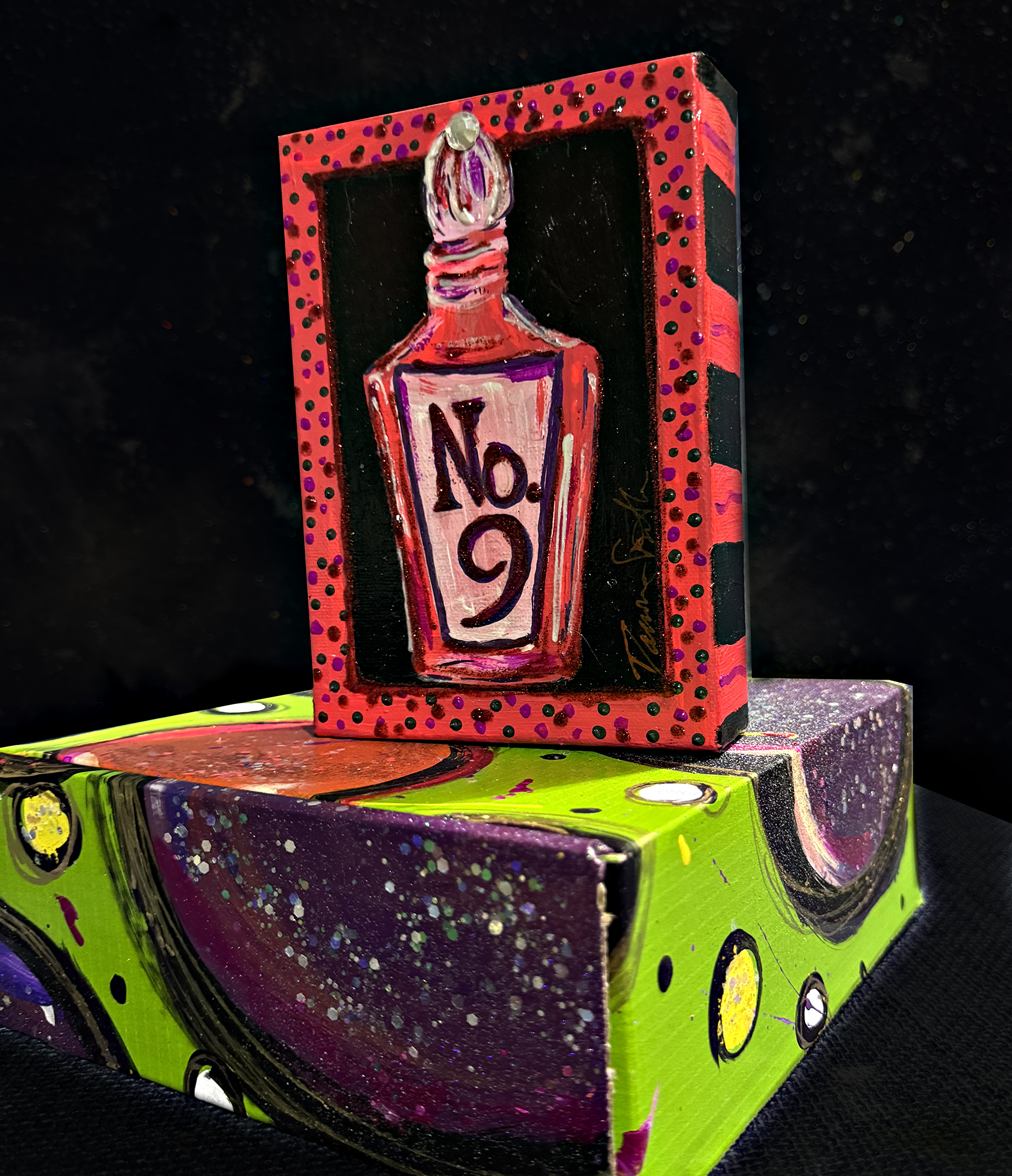 No 9 Bright Red on box