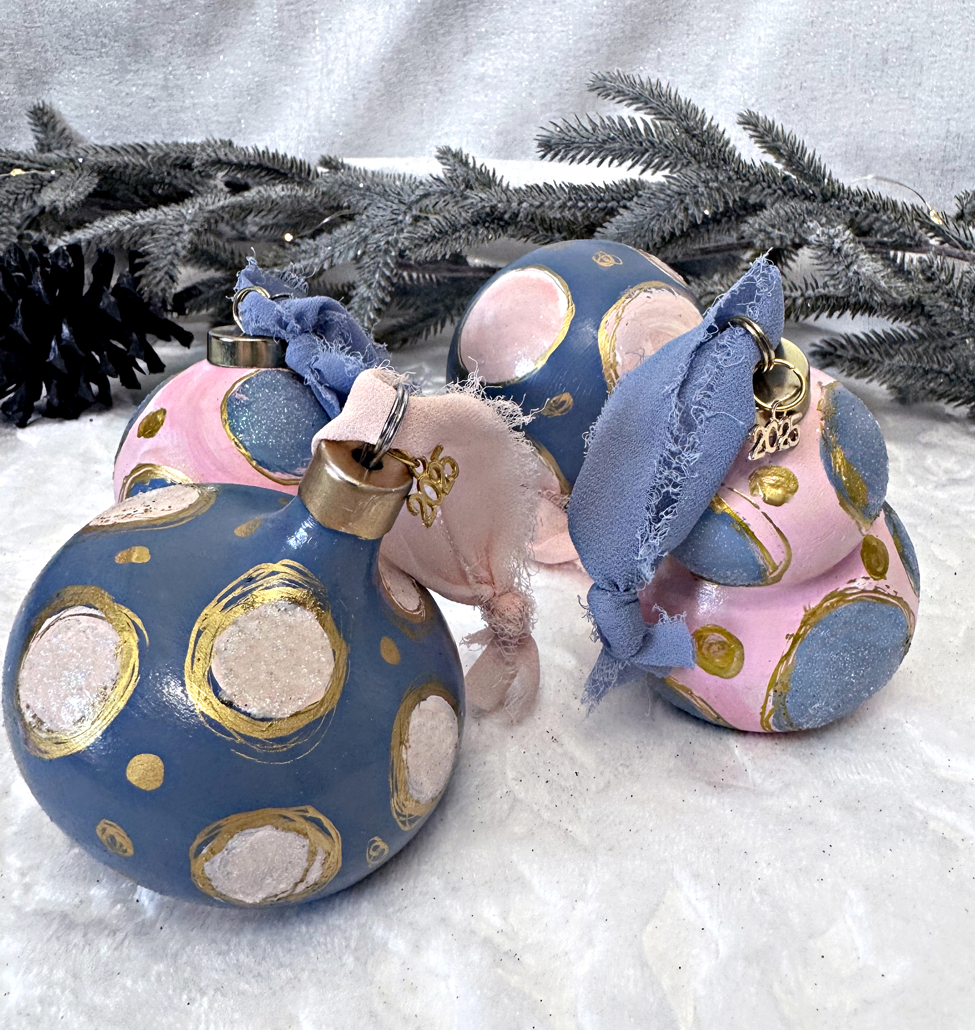 Pink and Blue dot ornament, ©Dawn South