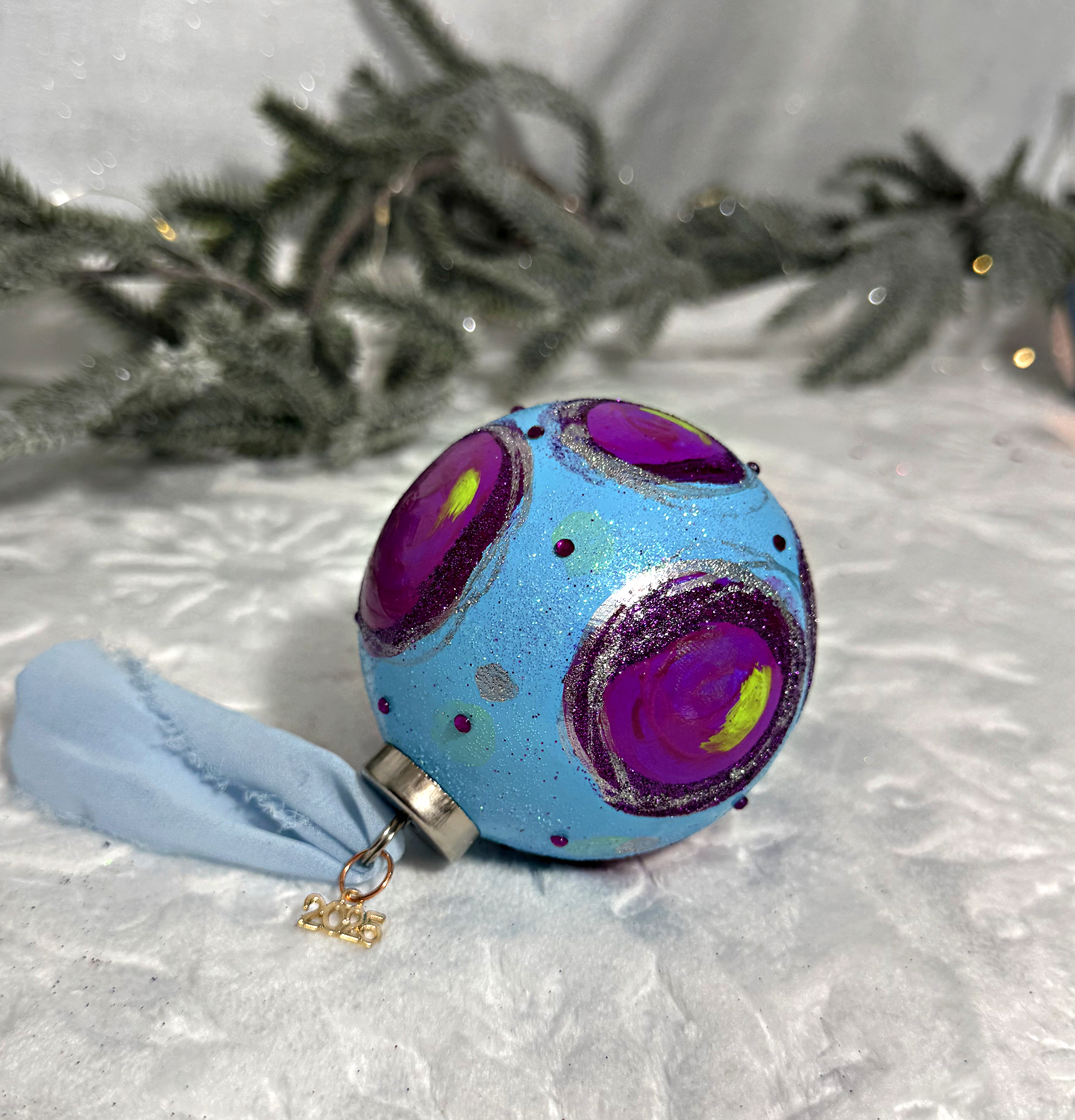 blue Magenta Dot ornament , ©Dawn South